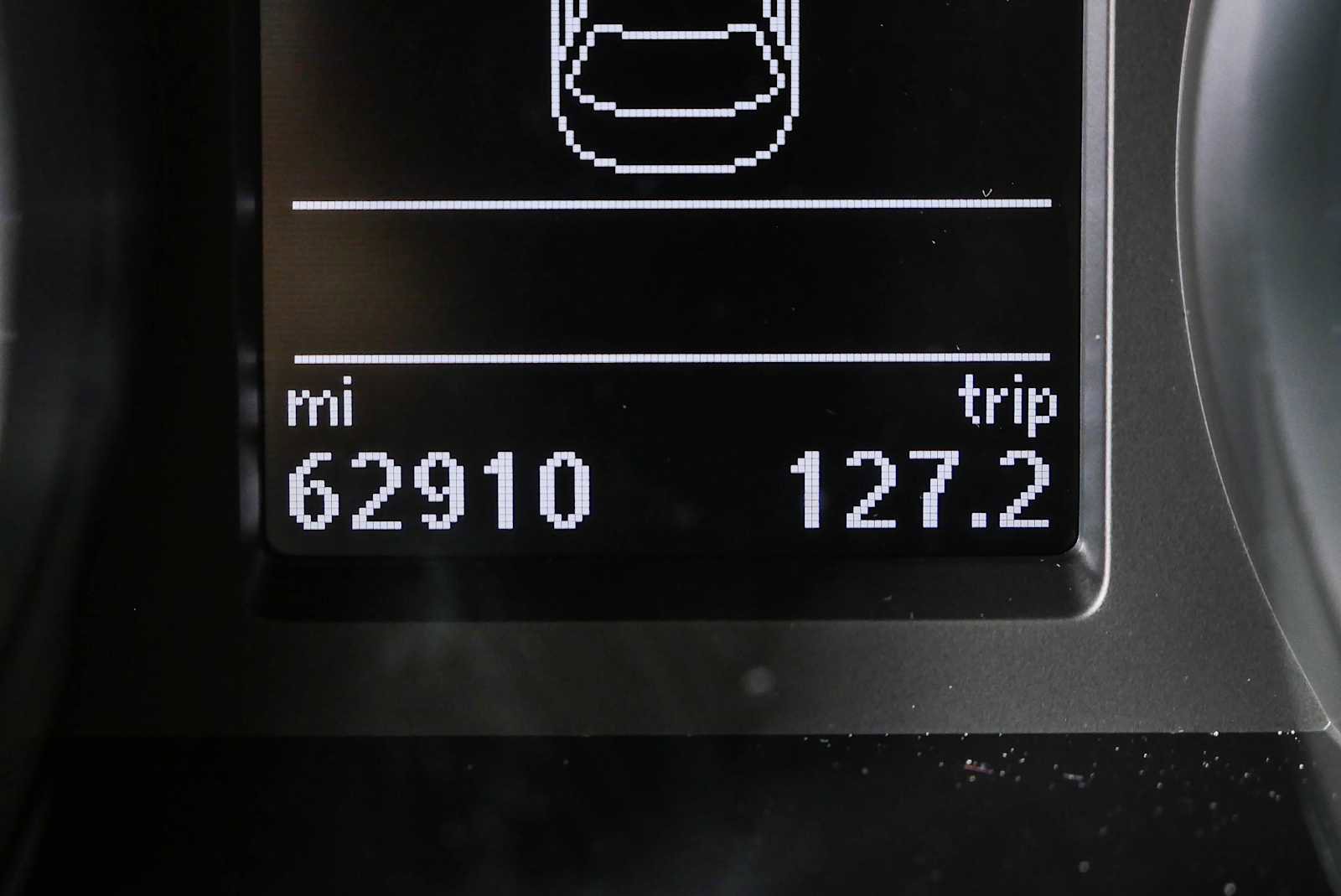 Used 2018 Volkswagen Passat 2.0T SE FWD image 8