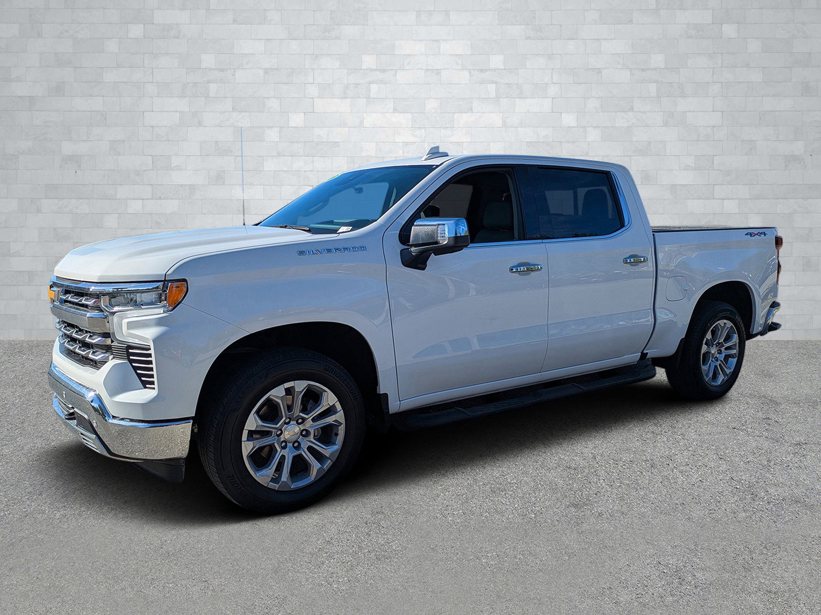 Used 2024 Chevrolet Silverado 1500 LTZ w/ Technology Package image 9