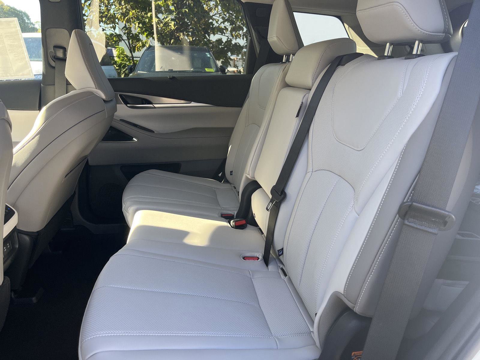 New 2026 INFINITI QX60 Luxe w/ Cargo Package image 12