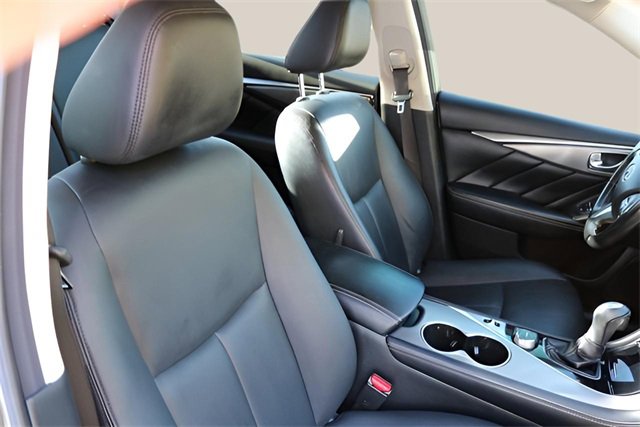 Used 2017 INFINITI Q50 2.0t w/ Moonroof Package image 18