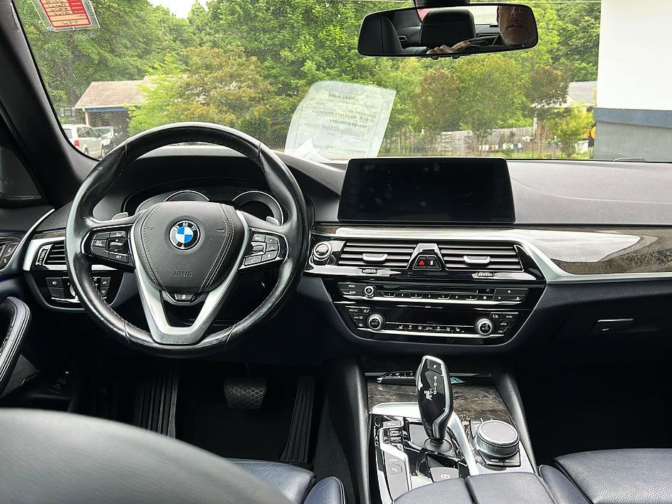 Used 2018 BMW 530e w/ Premium Package 2 RWD image 12