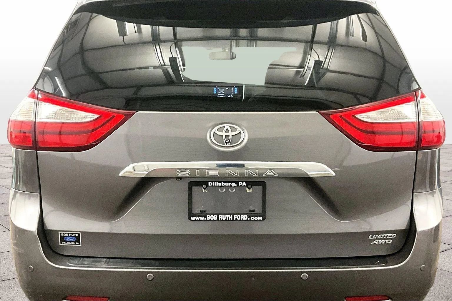 Used 2015 Toyota Sienna Limited Premium image 5