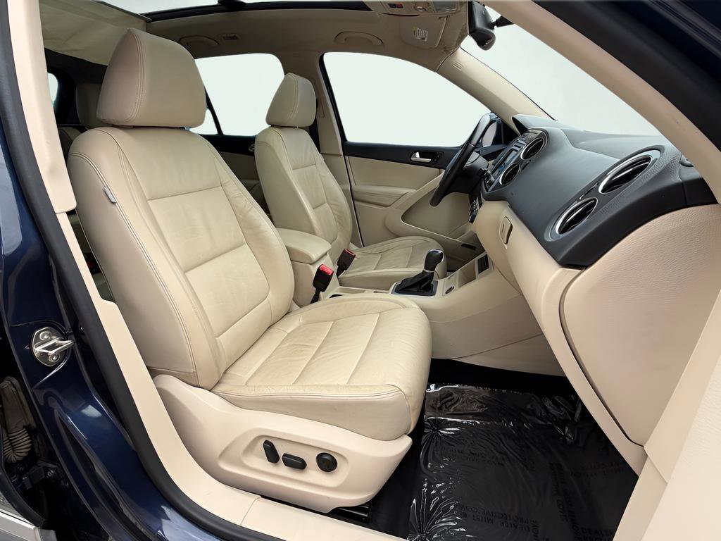 Used 2016 Volkswagen Tiguan R-Line FWD image 33