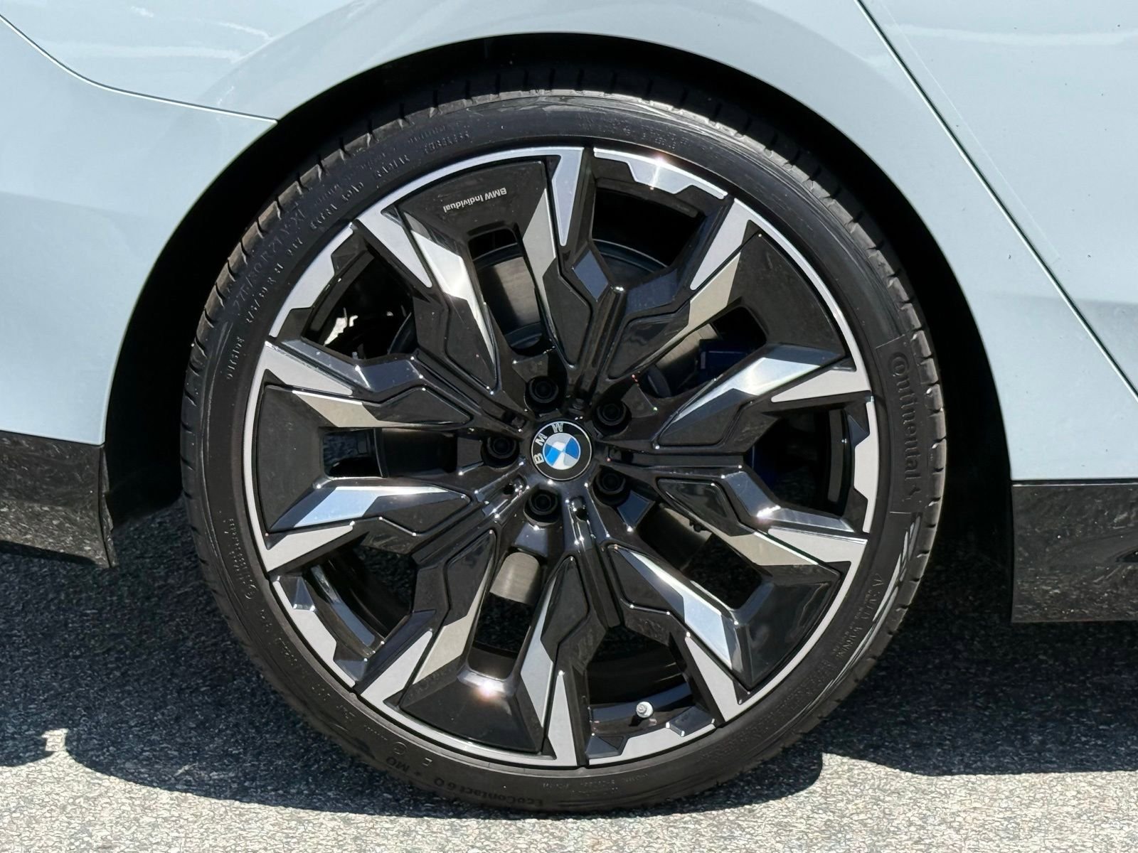 New 2026 BMW 540i xDrive w/ M Sport Package AWD/4WD image 17