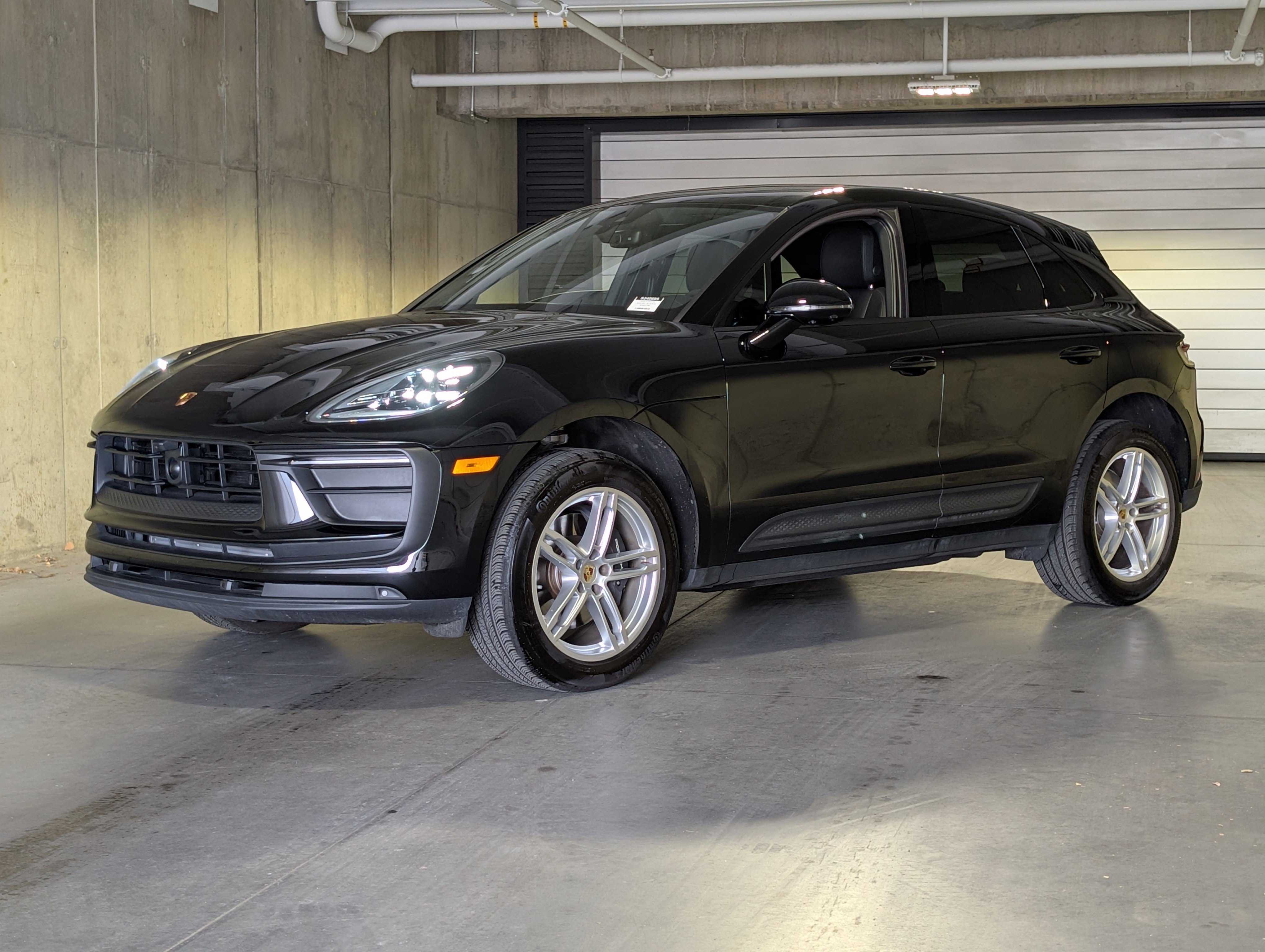 Used 2024 Porsche Macan image 1