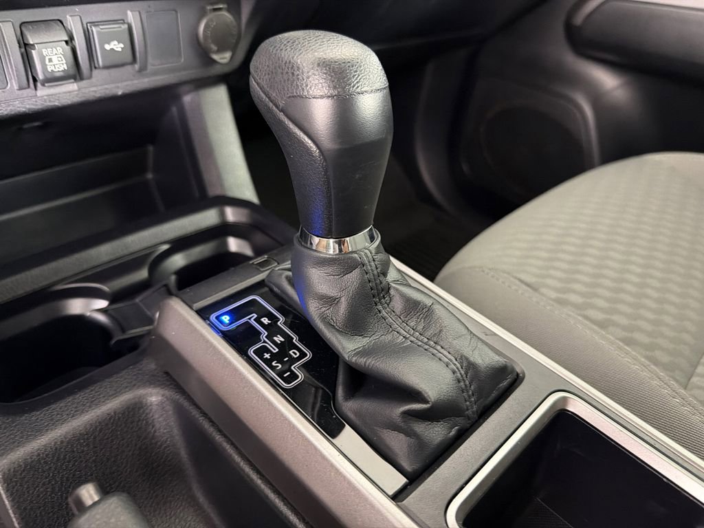 Used 2022 Toyota Tacoma SR5 w/ Technology Package image 30