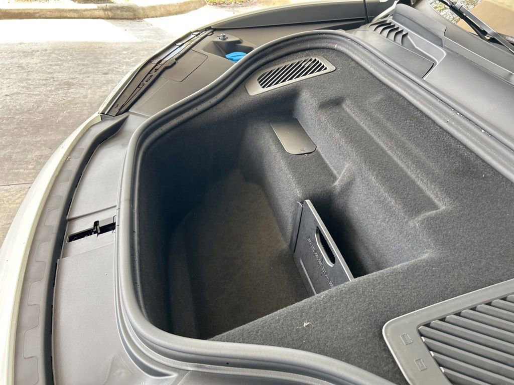 Used 2025 Porsche Macan Electric image 12