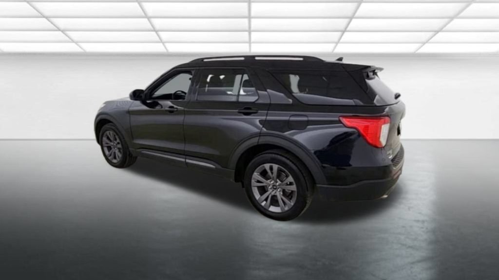 New 2024 Ford Explorer XLT w/ Equipment Group 202A AWD/4WD image 6