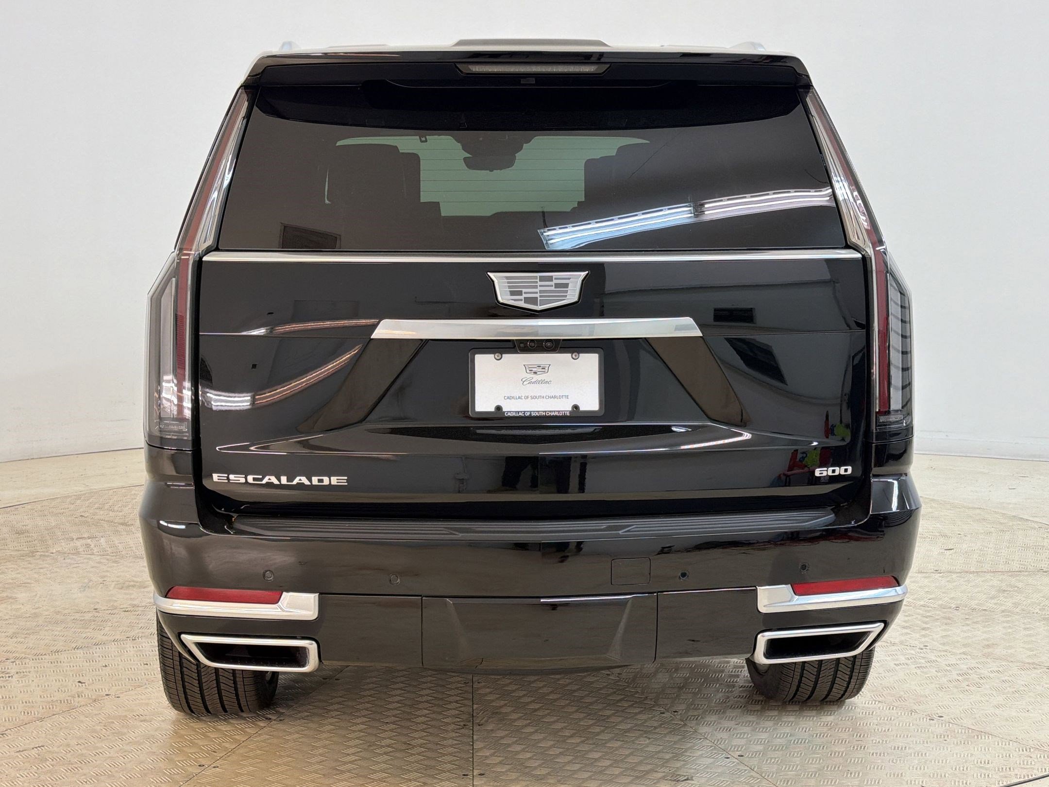 New 2026 Cadillac Escalade Platinum Luxury w/ LPO, Radiant Package AWD/4WD image 10