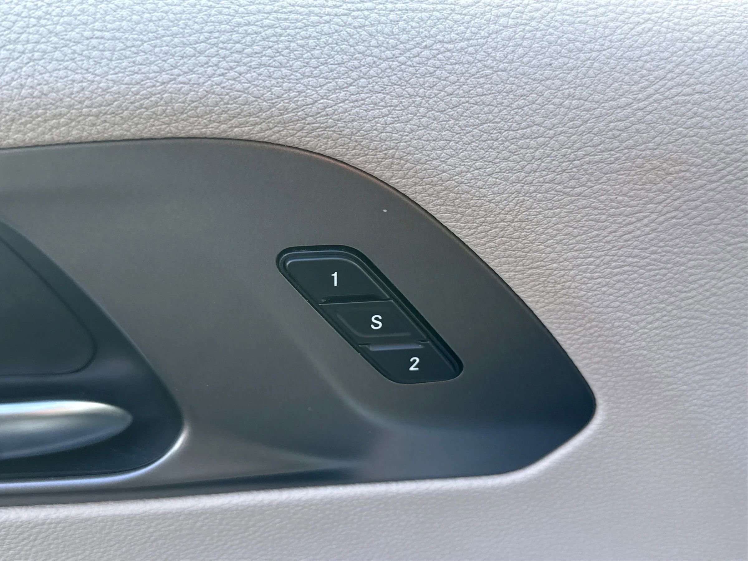 Used 2022 Chrysler Pacifica Touring-L image 19