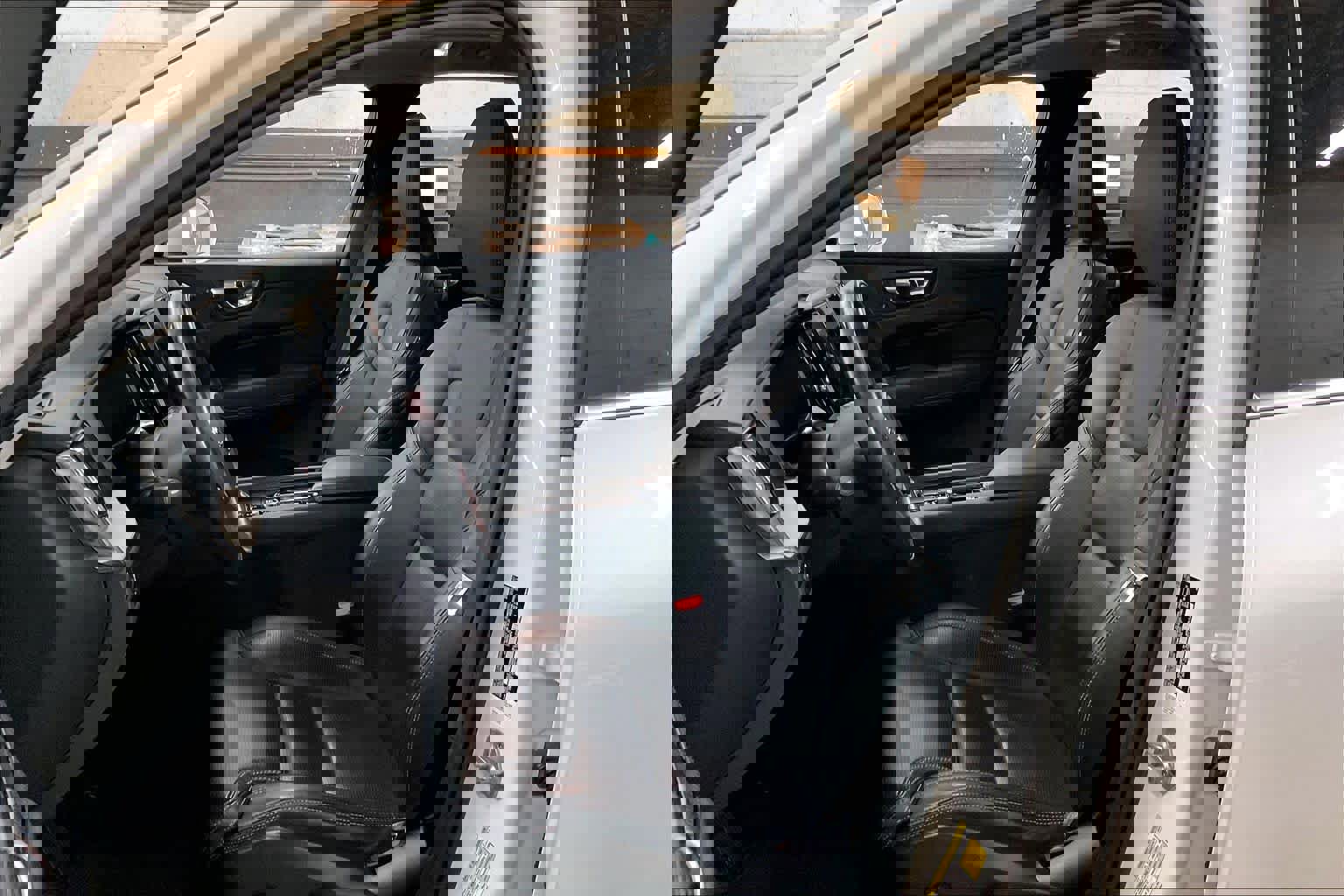 Used 2022 Volvo XC60 B5 Inscription w/ Advanced Package image 26