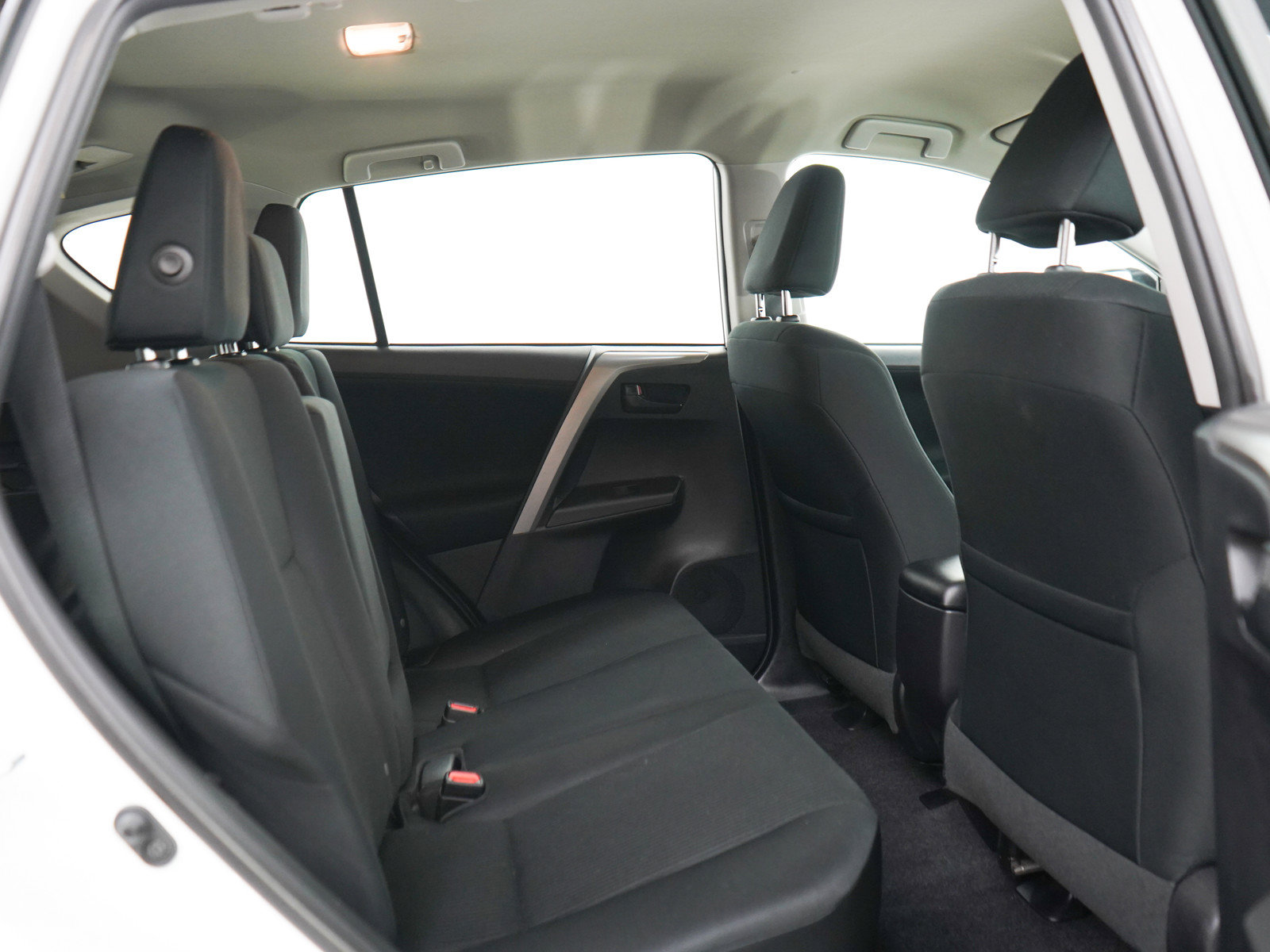 Used 2016 Toyota RAV4 LE AWD/4WD image 12