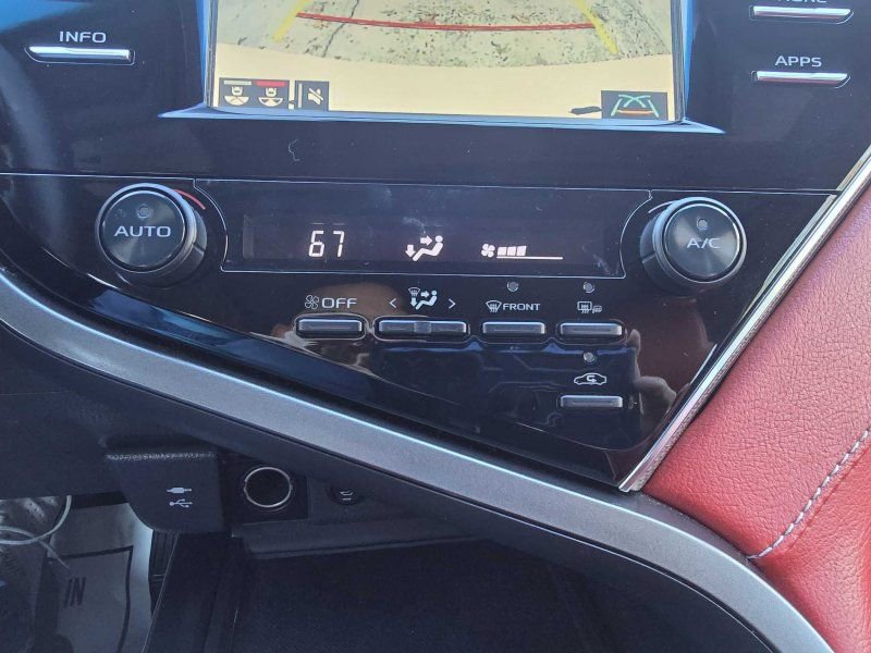 Used 2018 Toyota Camry SE image 24