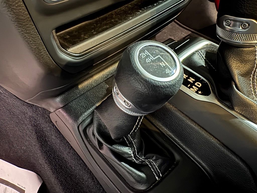 Used 2019 Jeep Wrangler Unlimited Sahara image 15