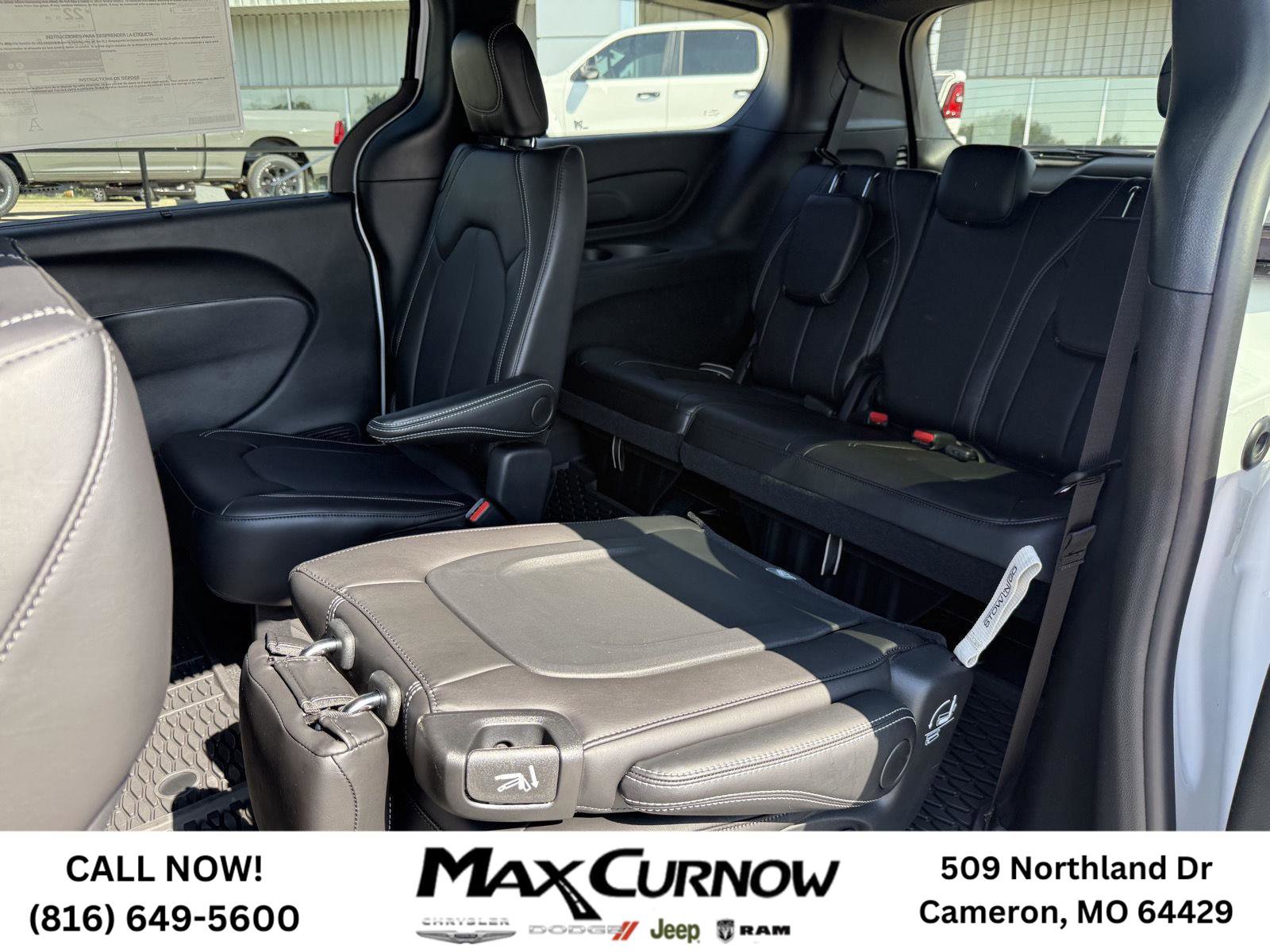 New 2026 Chrysler Voyager LX image 32