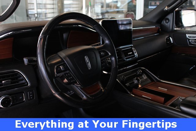 Used 2019 Lincoln Navigator Select image 2