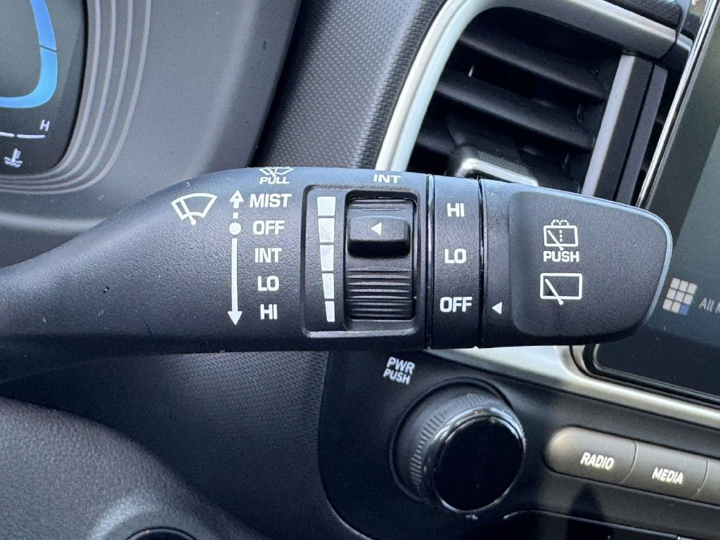 Used 2026 Hyundai Venue SEL FWD image 25