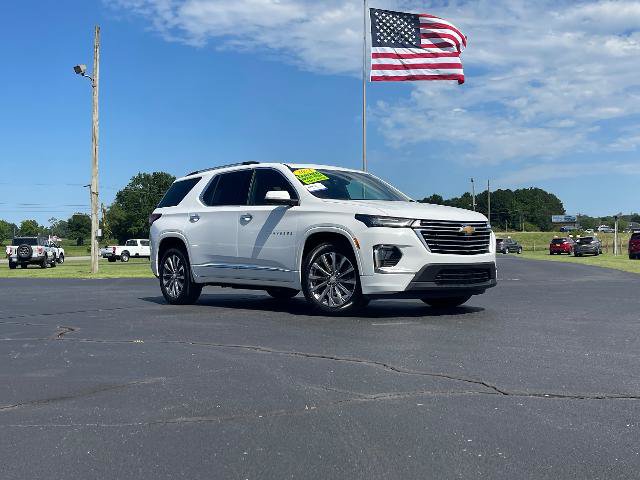 Used 2023 Chevrolet Traverse Premier FWD image 5