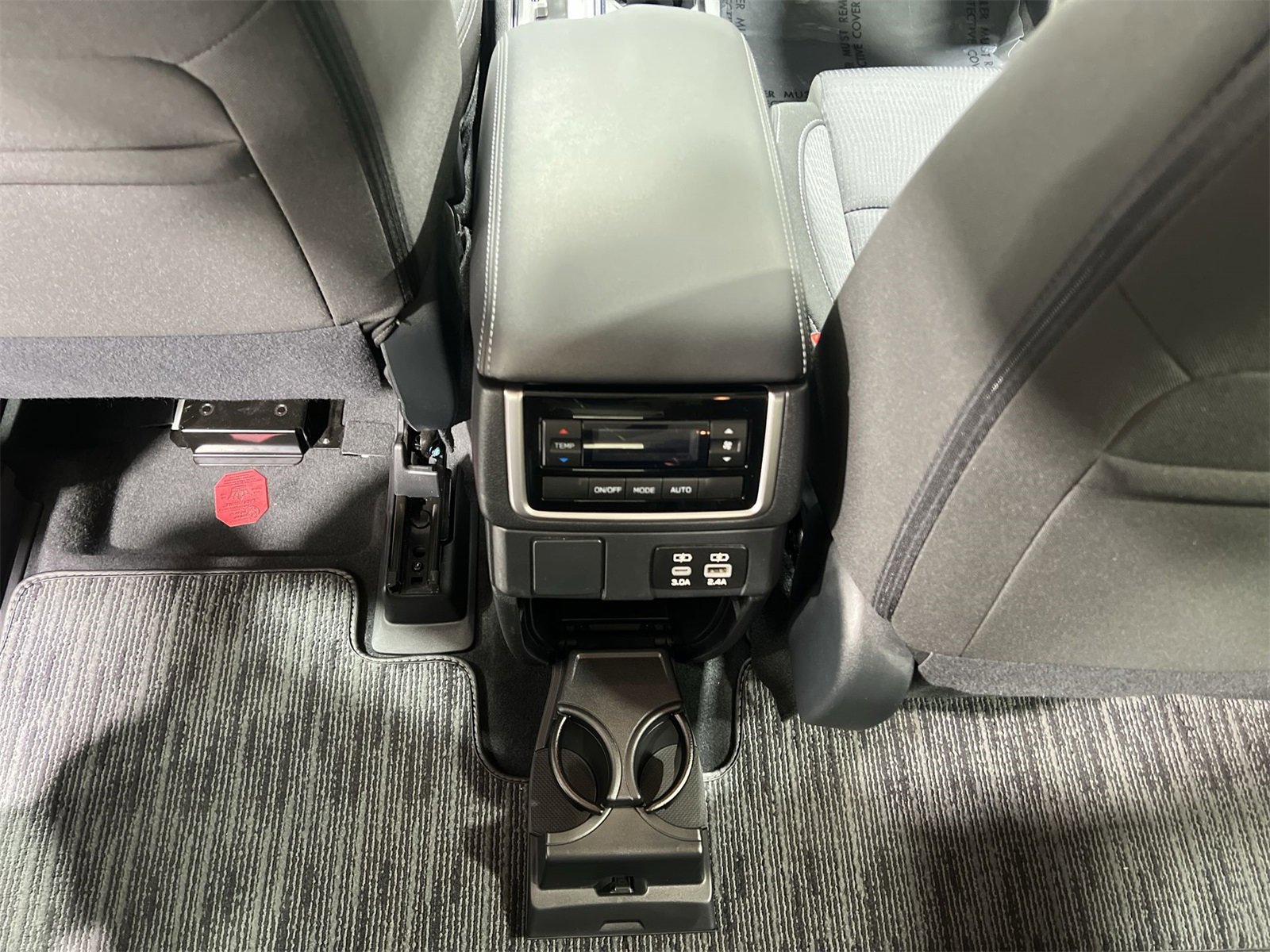 Used 2024 Subaru Ascent Premium w/ Convenience Package image 20