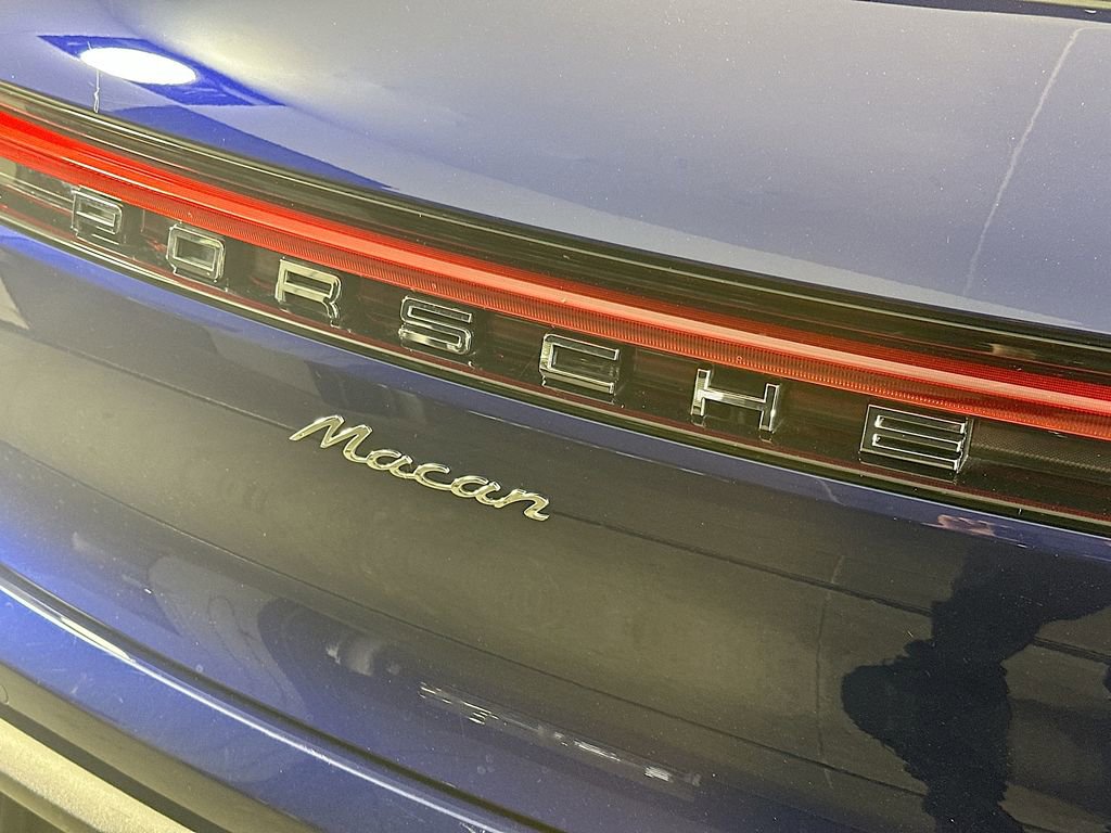 Certified 2023 Porsche Macan image 34