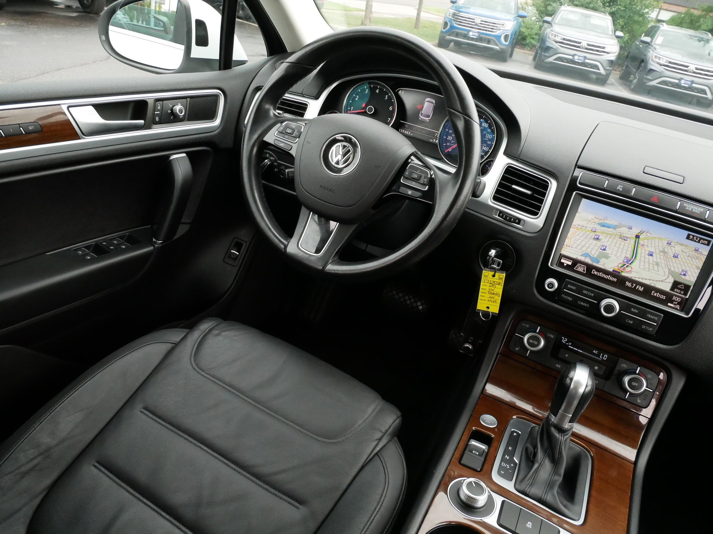 Used 2015 Volkswagen Touareg VR6 AWD/4WD image 9