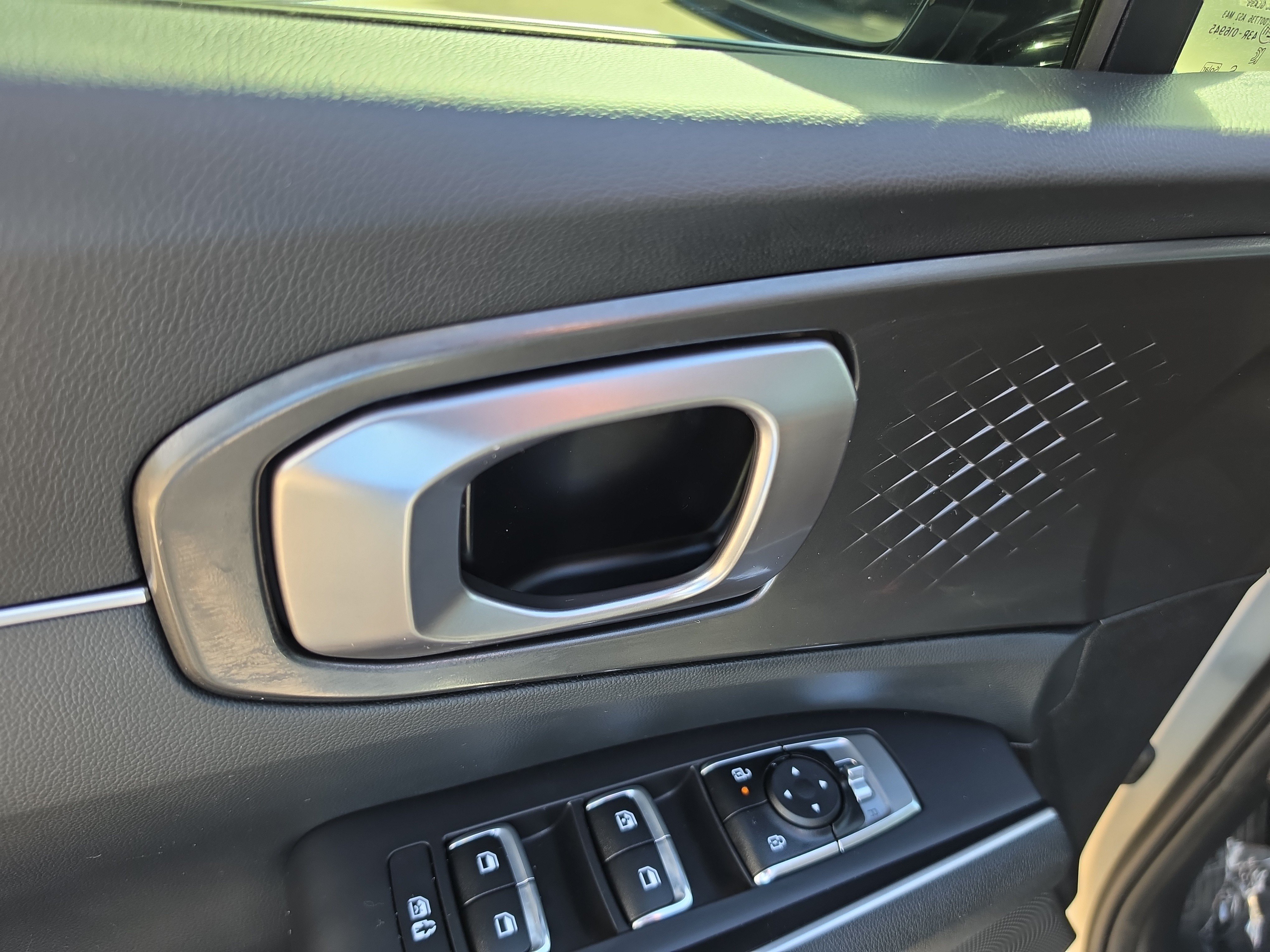 Certified 2026 Kia Sorento LX FWD image 18