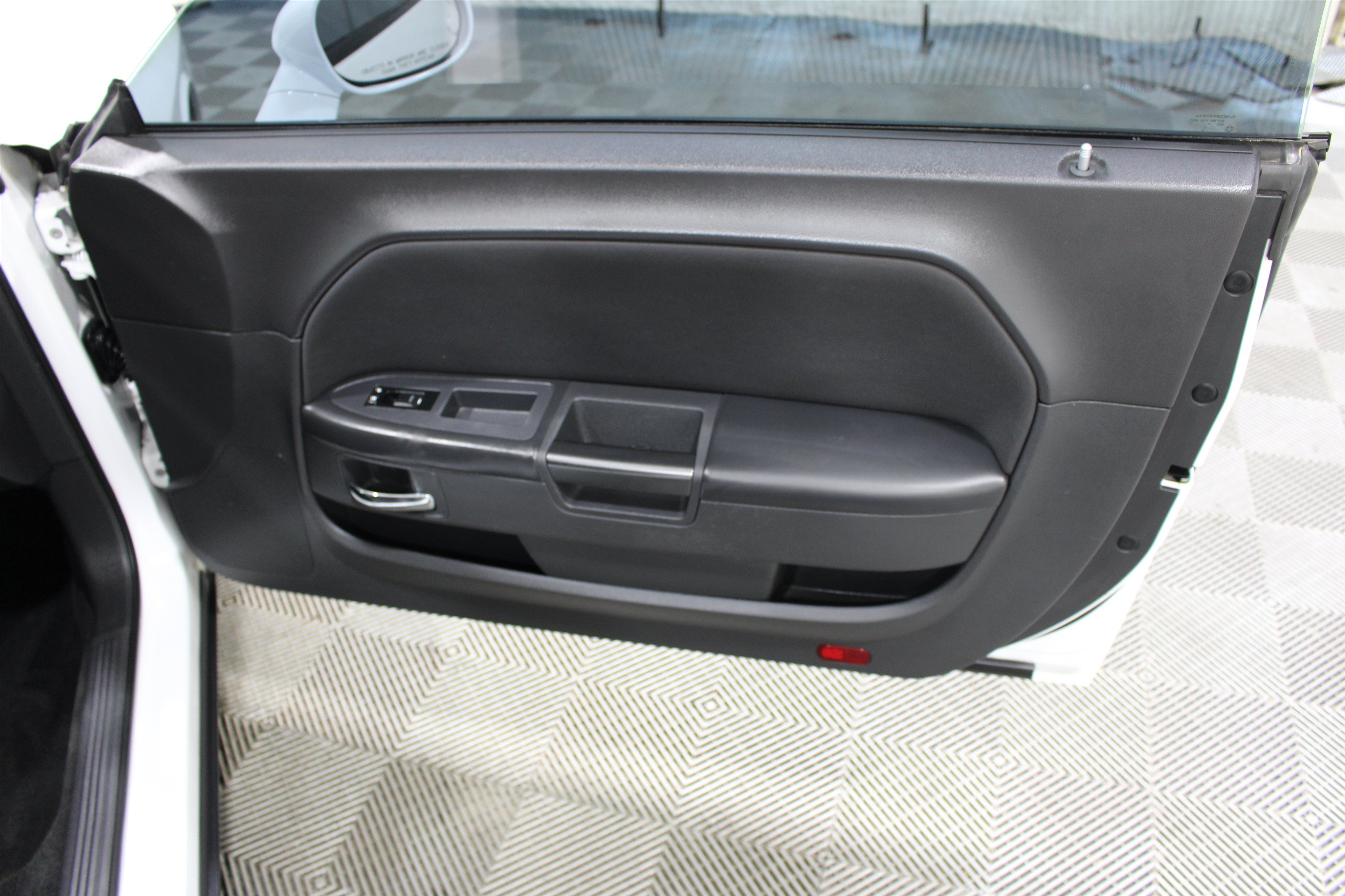 Used 2014 Dodge Challenger SXT RWD image 20
