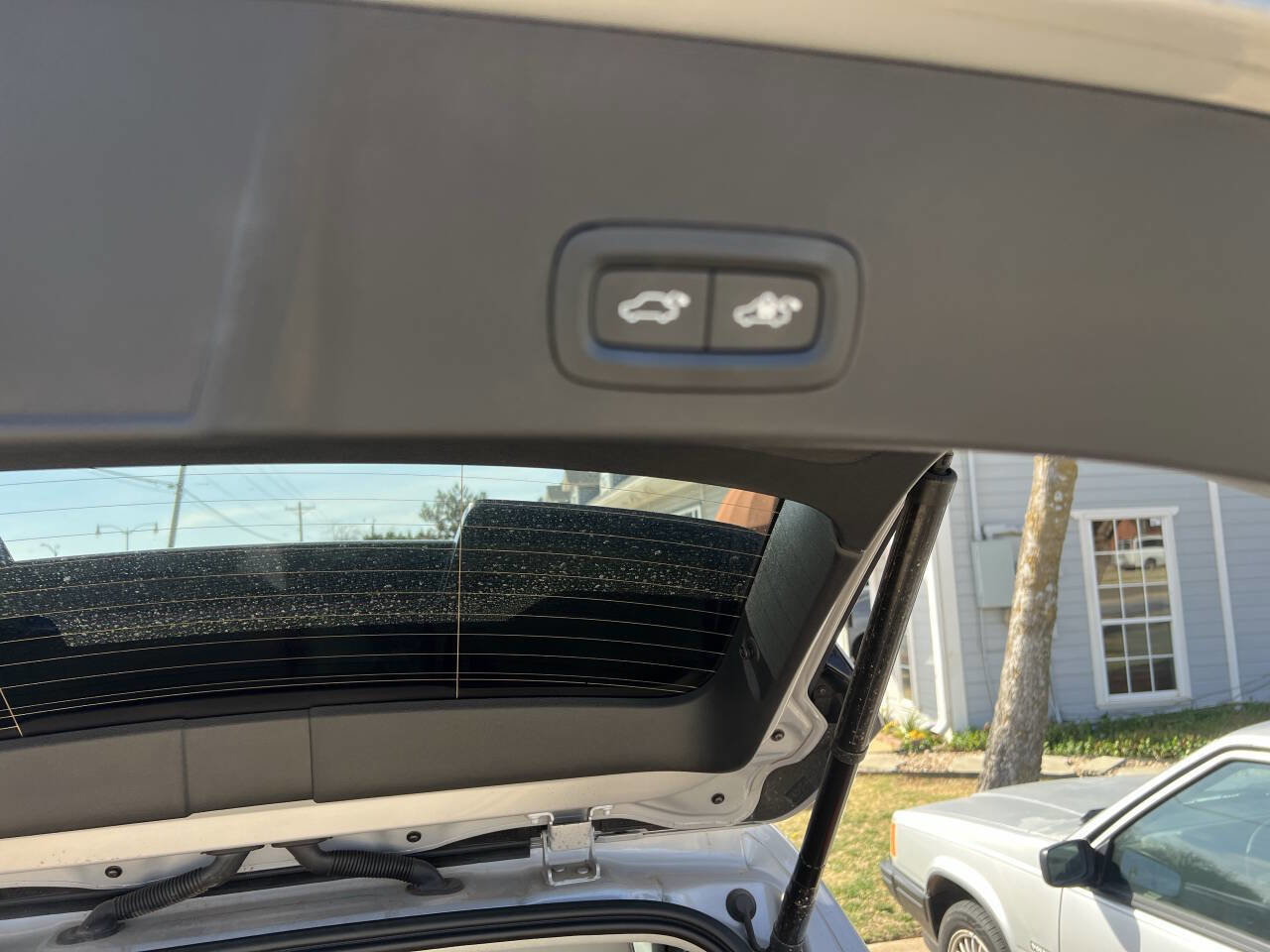 Used 2023 Volvo XC40 B5 Plus w/ Protection Package Premier image 7