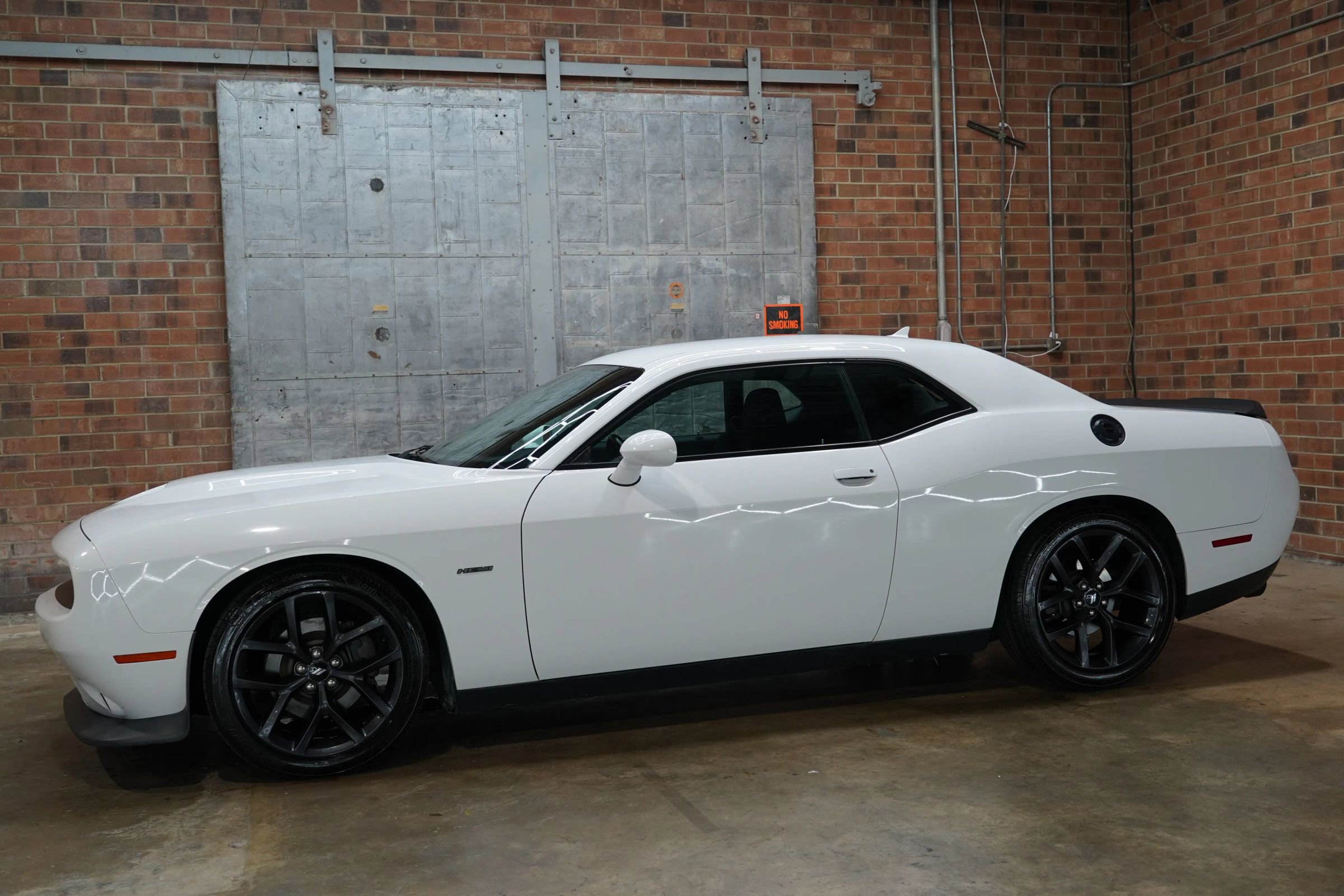 Used 2019 Dodge Challenger R/T w/ Blacktop Package image 10
