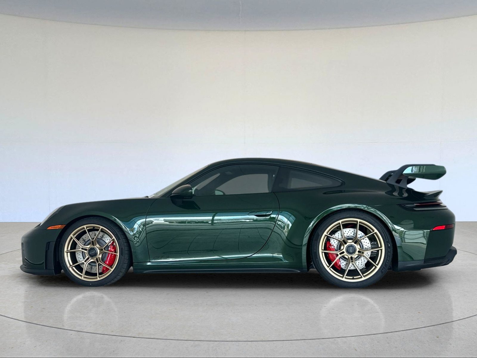 New 2026 Porsche 911 GT3 RWD image 2