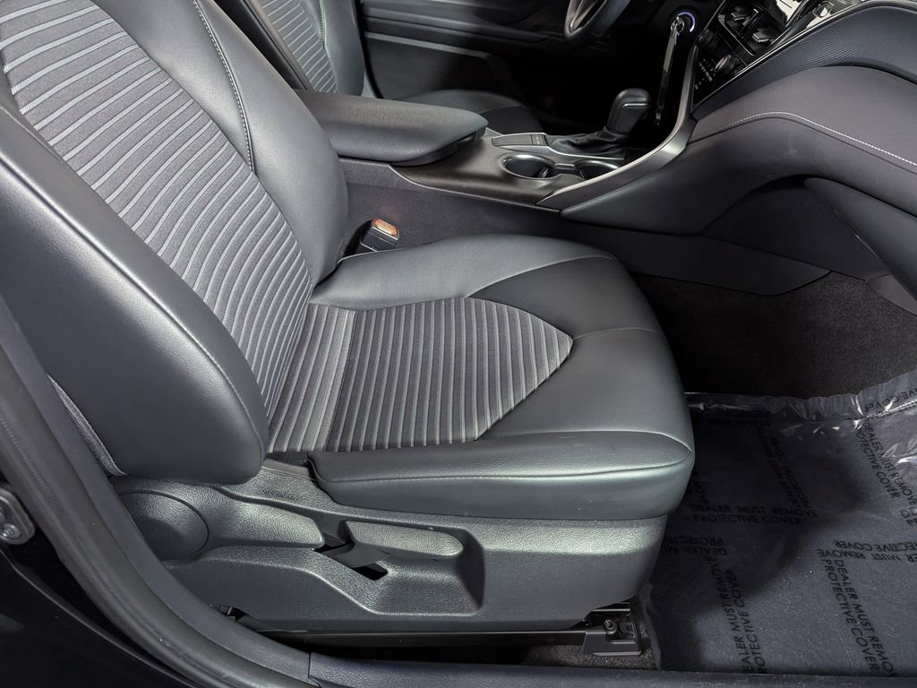 Used 2023 Toyota Camry SE image 21