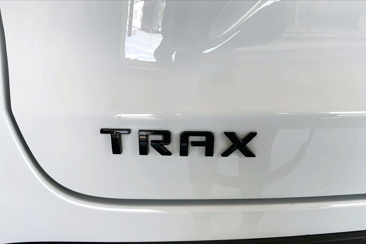 Used 2024 Chevrolet Trax RS w/ Driver Confidence Package FWD image 31