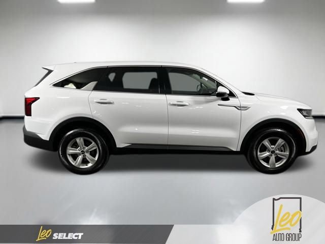 Used 2023 Kia Sorento LX image 5
