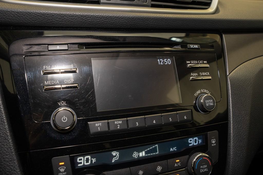 Used 2016 Nissan Rogue SV image 11