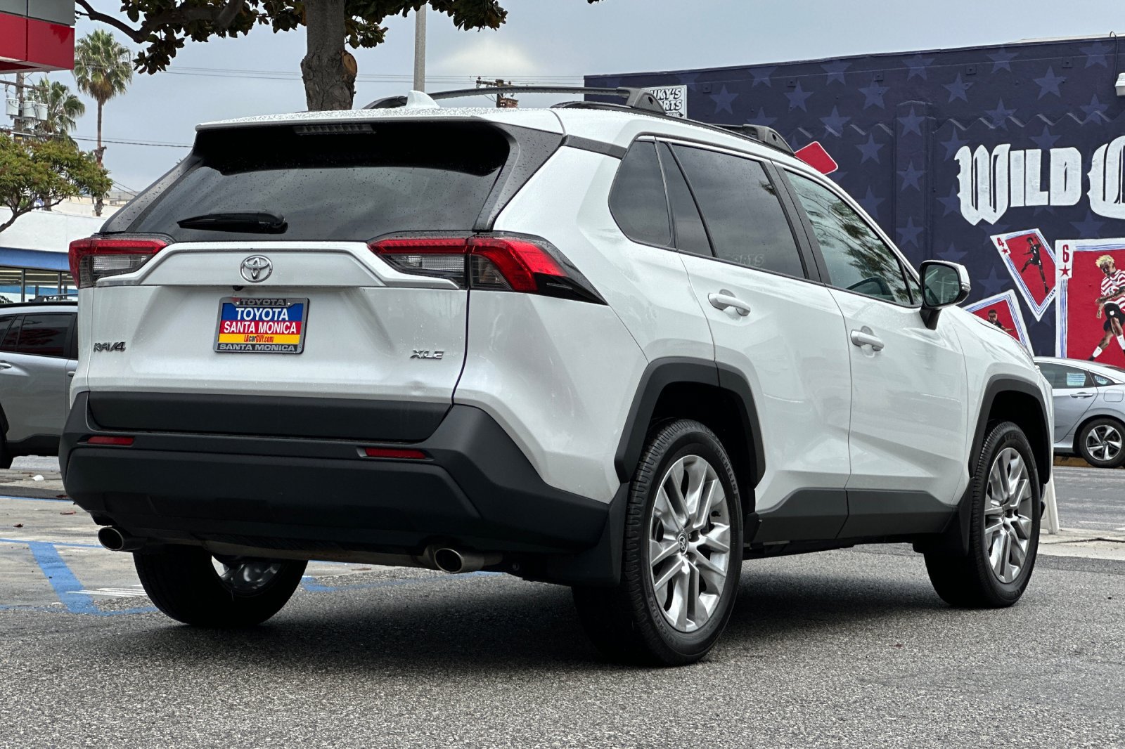 Used 2024 Toyota RAV4 XLE Premium FWD image 4