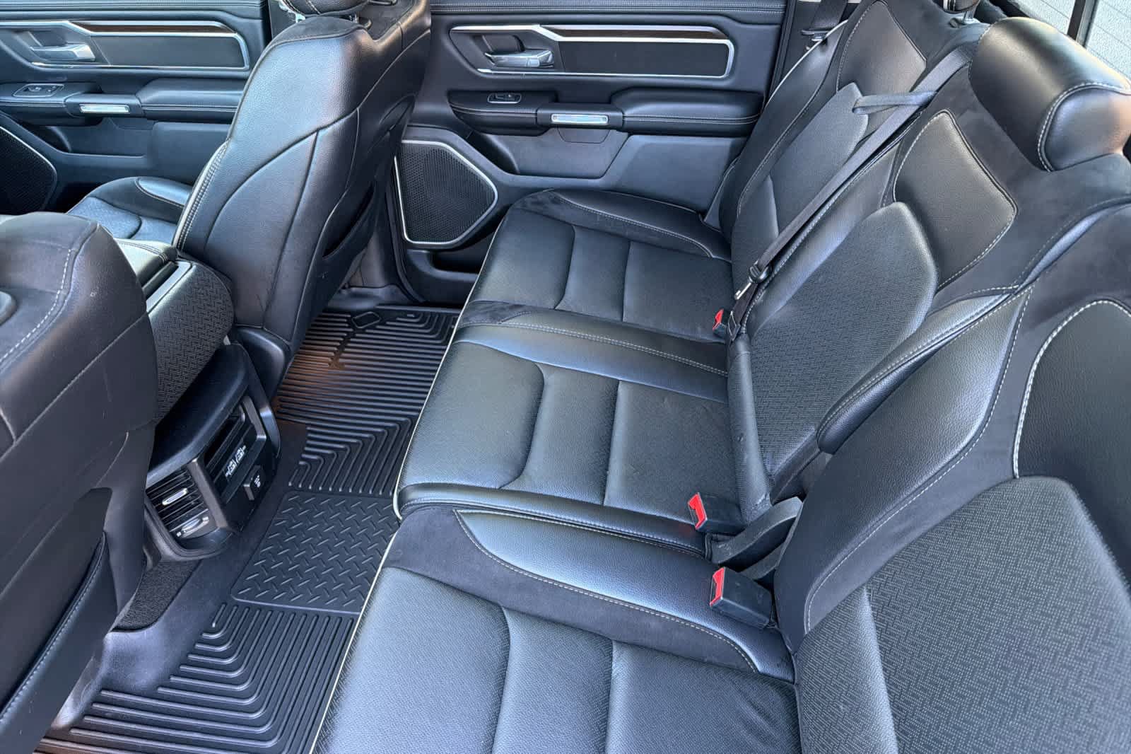 Used 2021 RAM 1500 Laramie AWD/4WD image 4