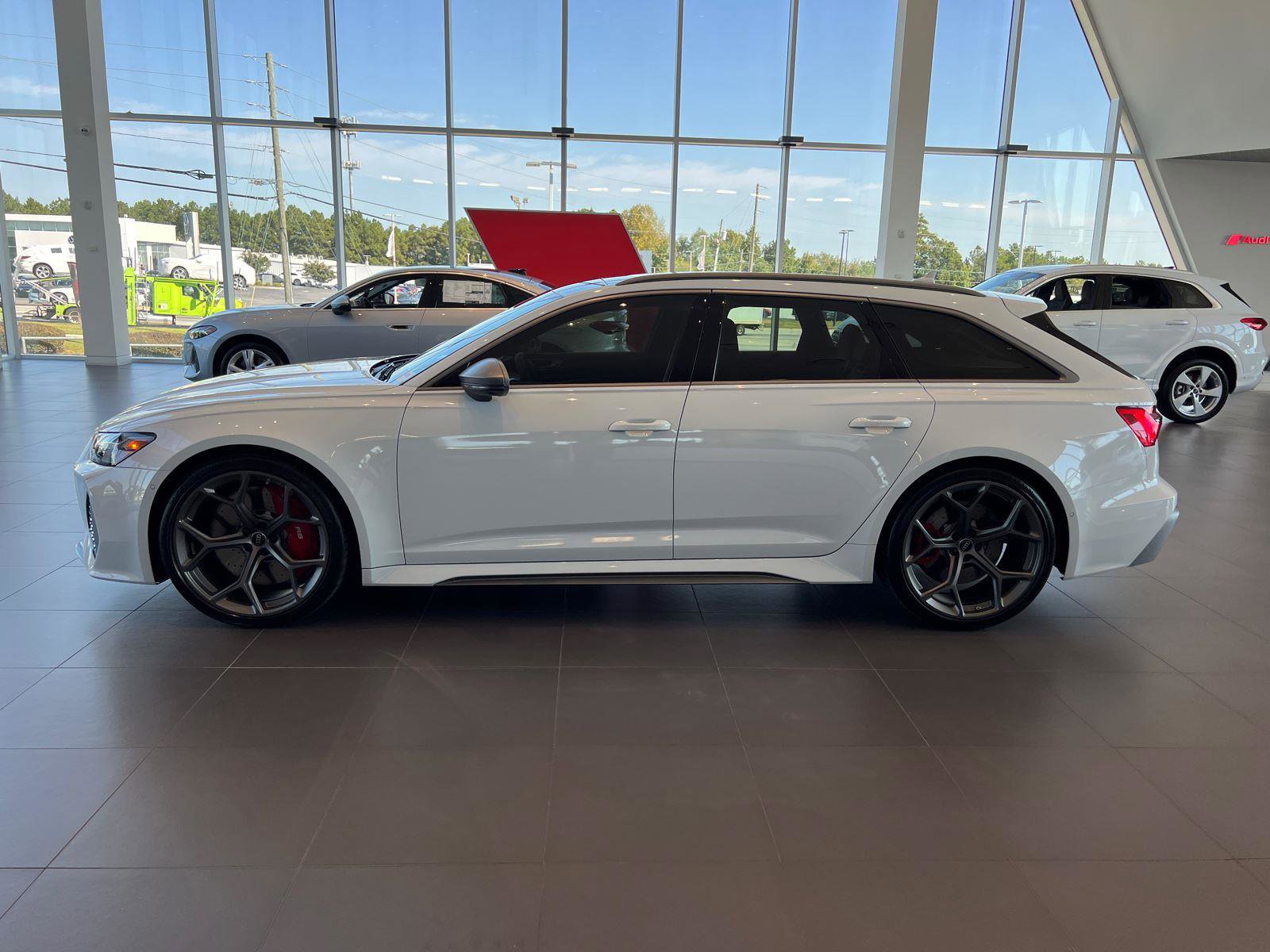 New 2025 Audi RS 6 performance image 8