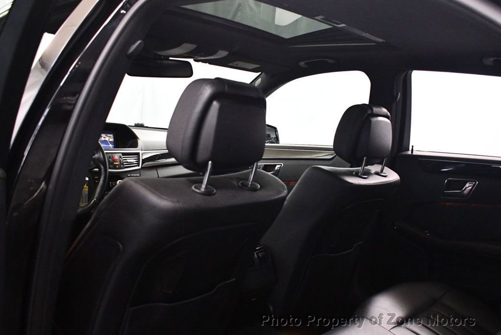 Used 2010 Mercedes-Benz E 550 4MATIC Sedan image 19