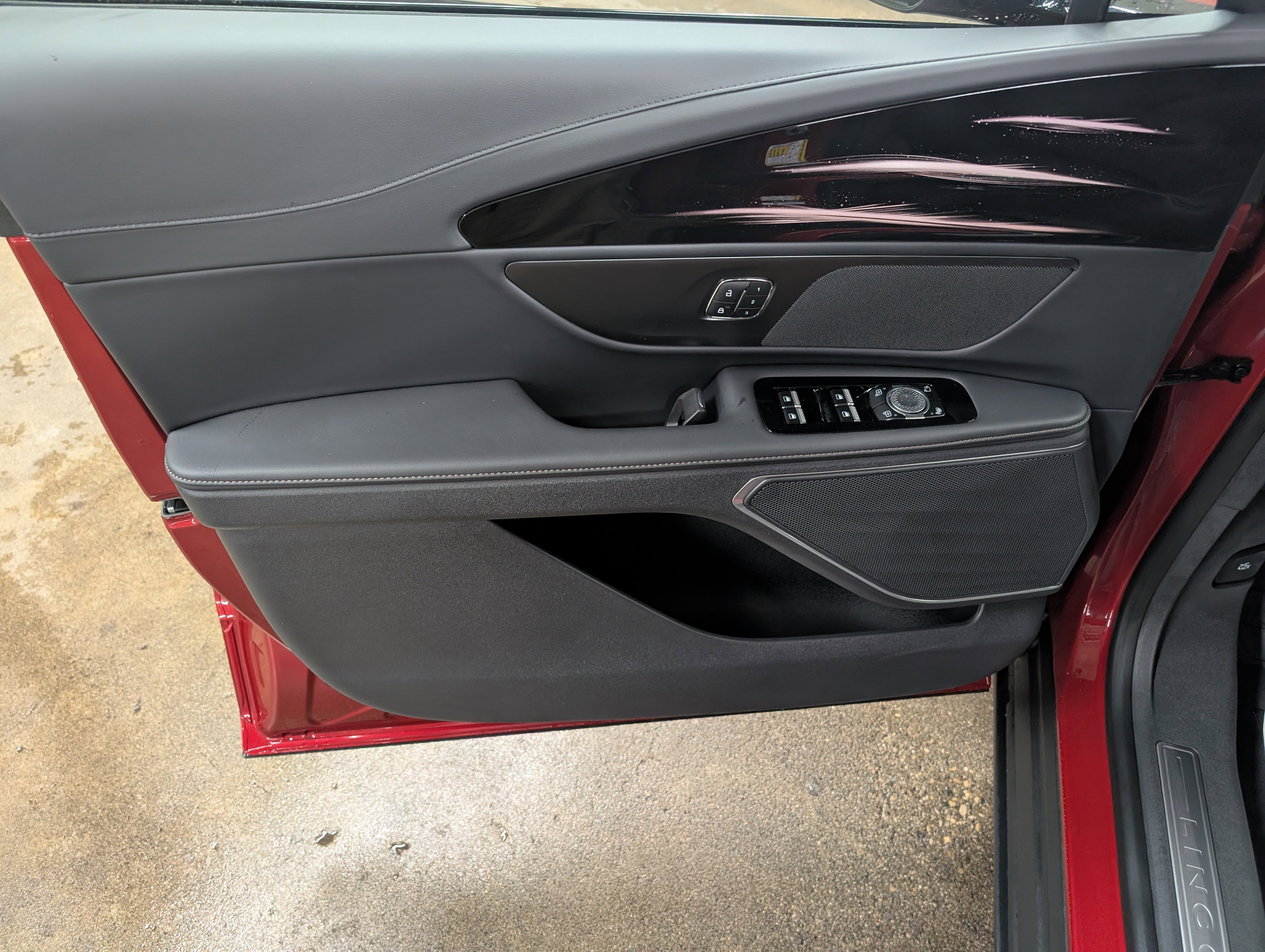 New 2026 Lincoln Nautilus Premier AWD/4WD image 9