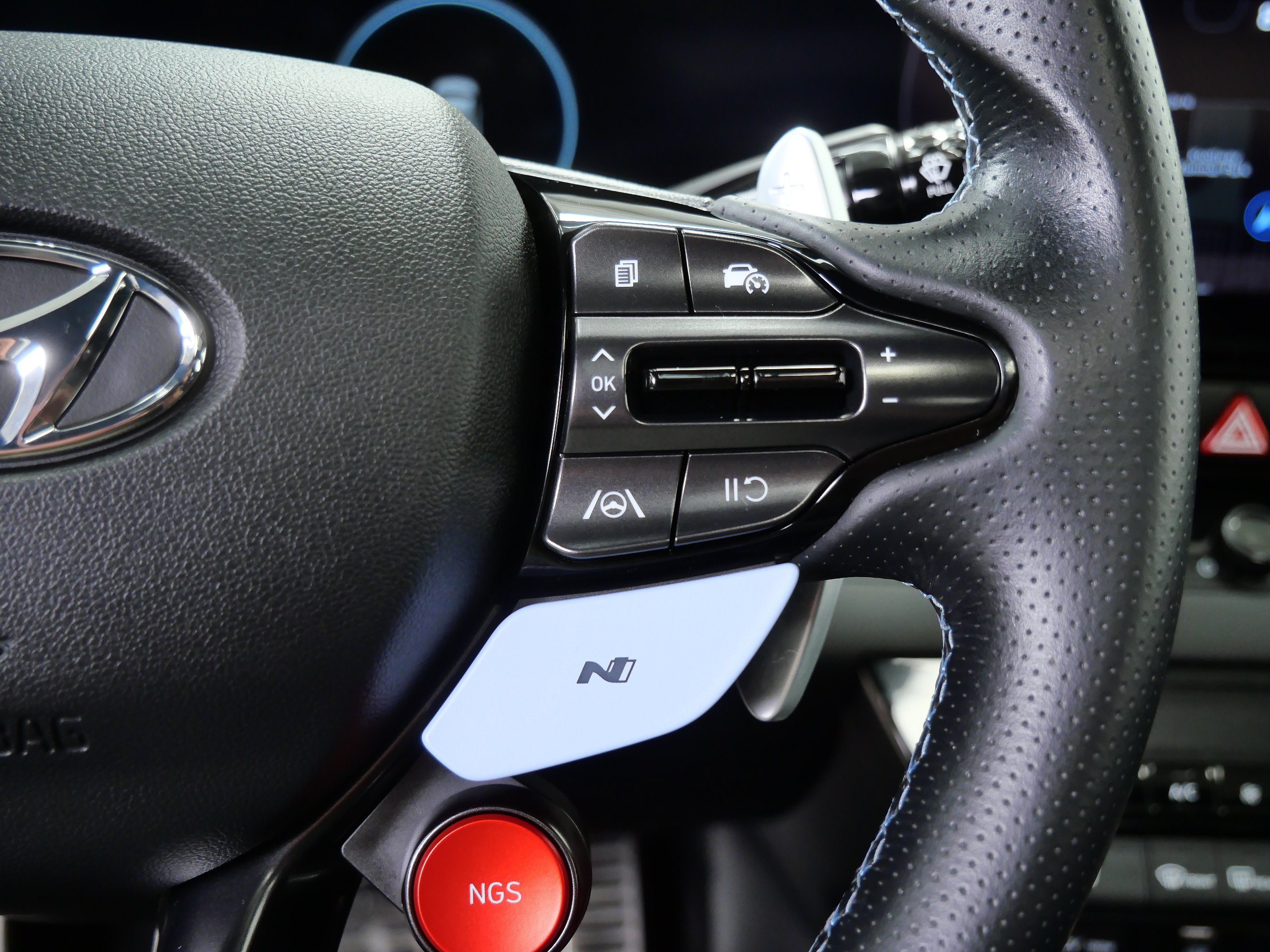 Used 2022 Hyundai Elantra N FWD image 24