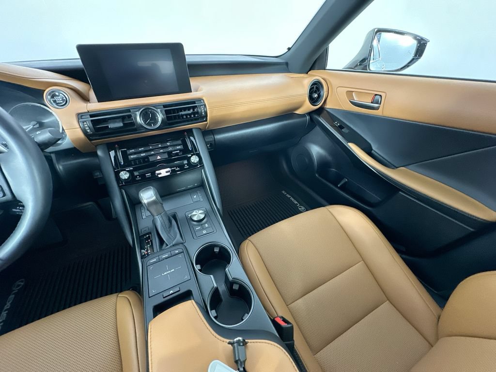Used 2025 Lexus IS 350 F Sport RWD image 11