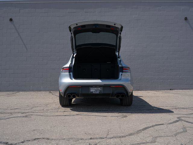 Certified 2026 Porsche Macan AWD/4WD image 14