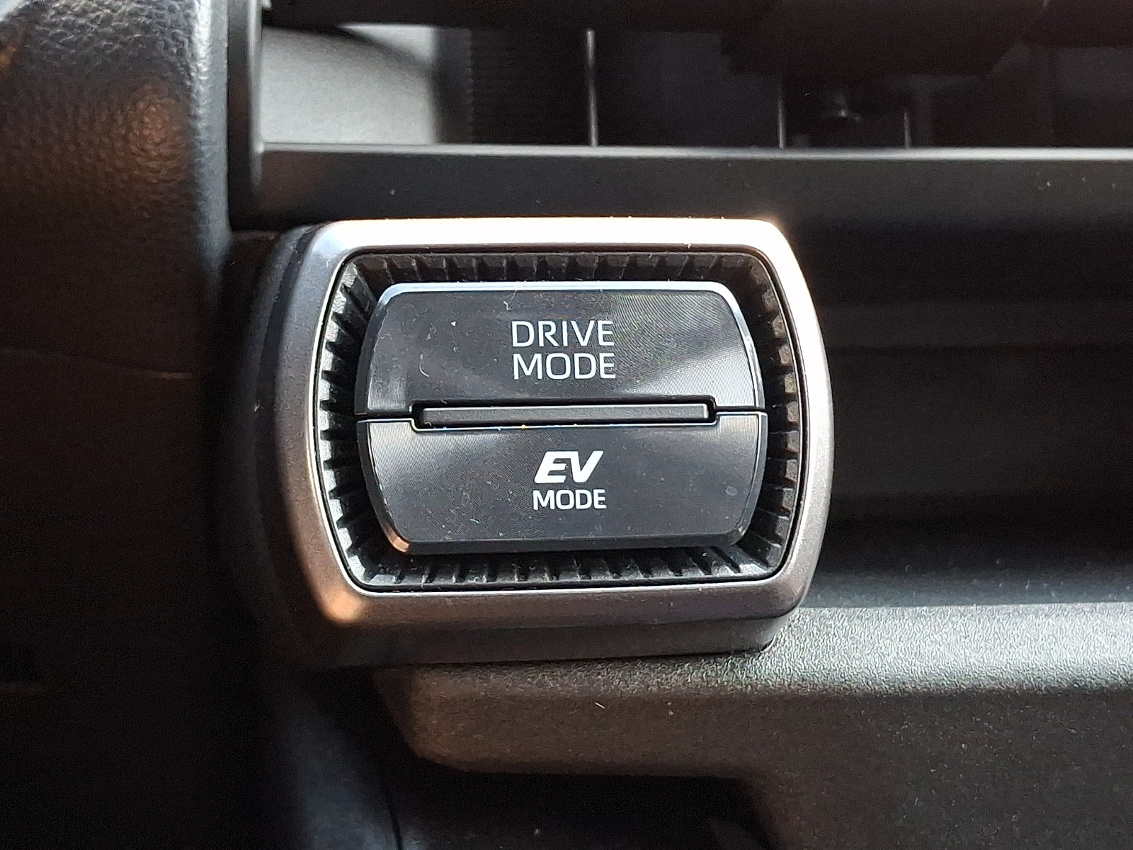 Used 2026 Toyota RAV4 LE AWD/4WD image 23