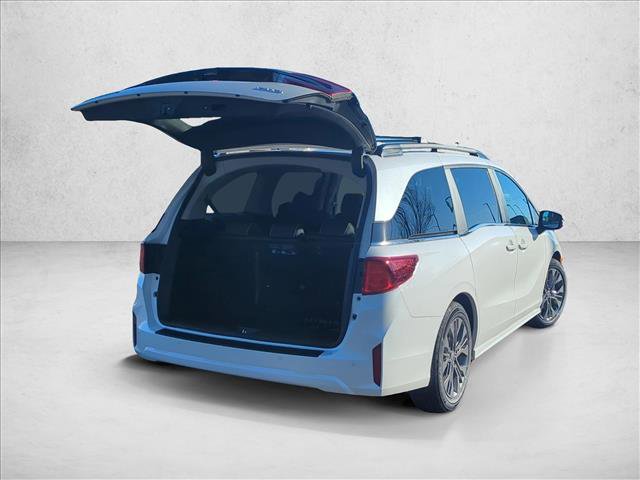 New 2026 Honda Odyssey Touring image 2