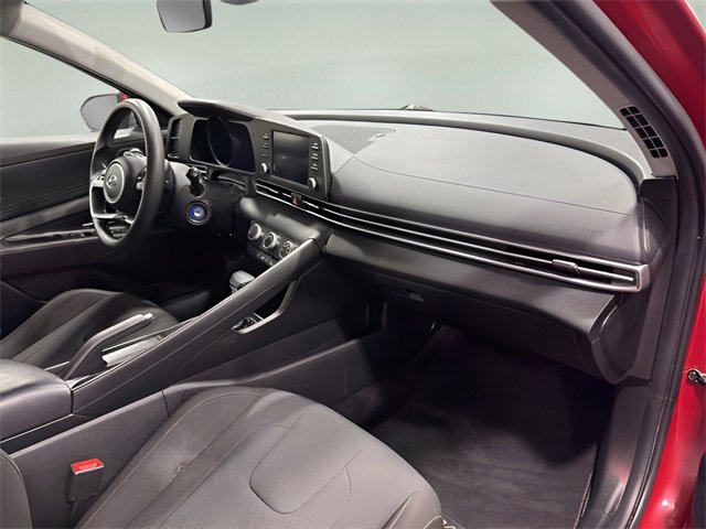 Used 2023 Hyundai Elantra SE image 13