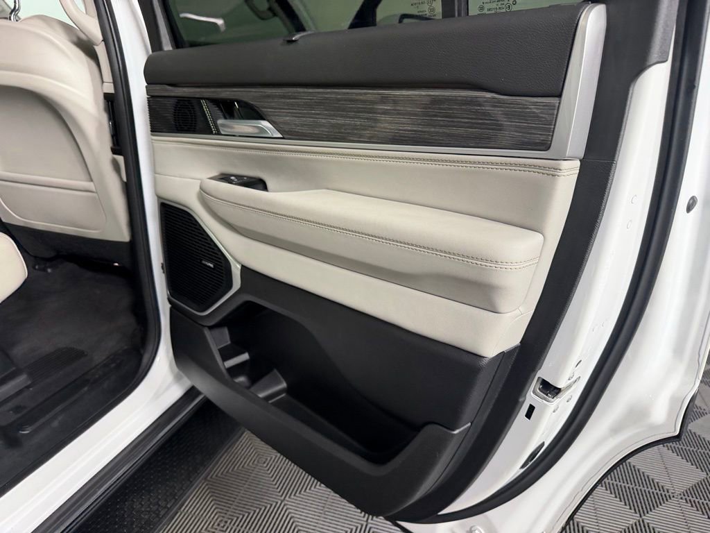 Certified 2022 Jeep Wagoneer Series II w/ Convenience Group I image 40