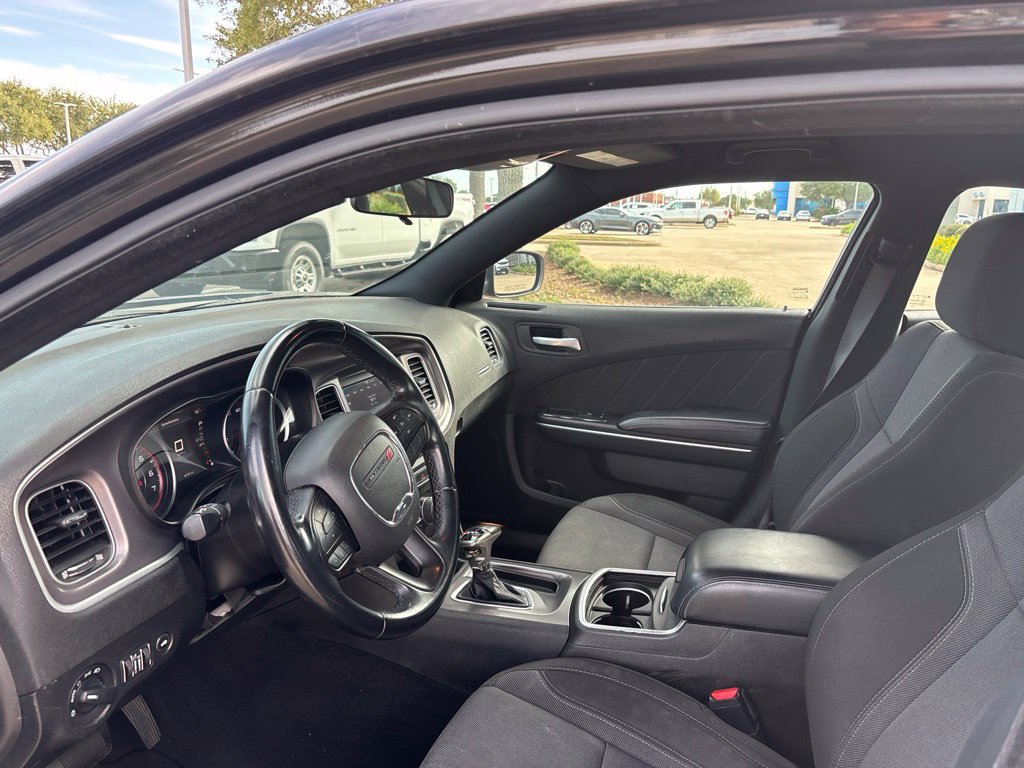Used 2022 Dodge Charger SXT RWD image 9