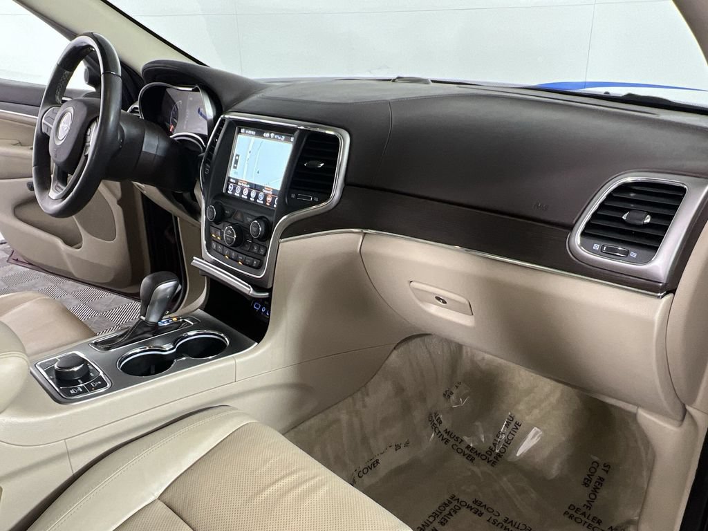 Used 2018 Jeep Grand Cherokee Overland AWD/4WD image 29