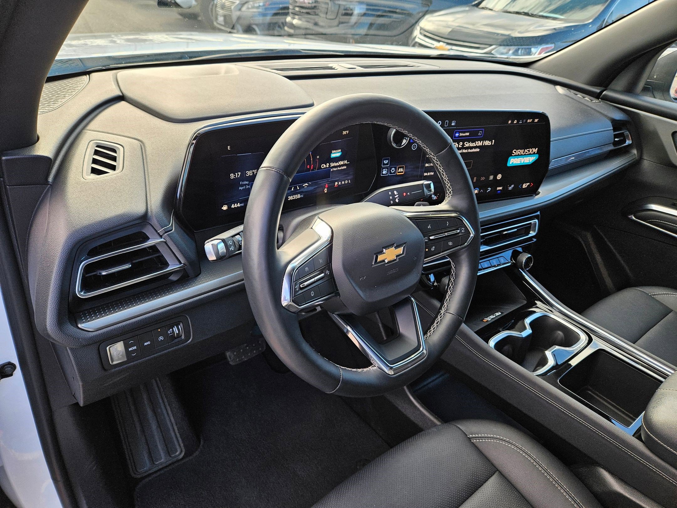 Used 2025 Chevrolet Traverse LT AWD/4WD image 14