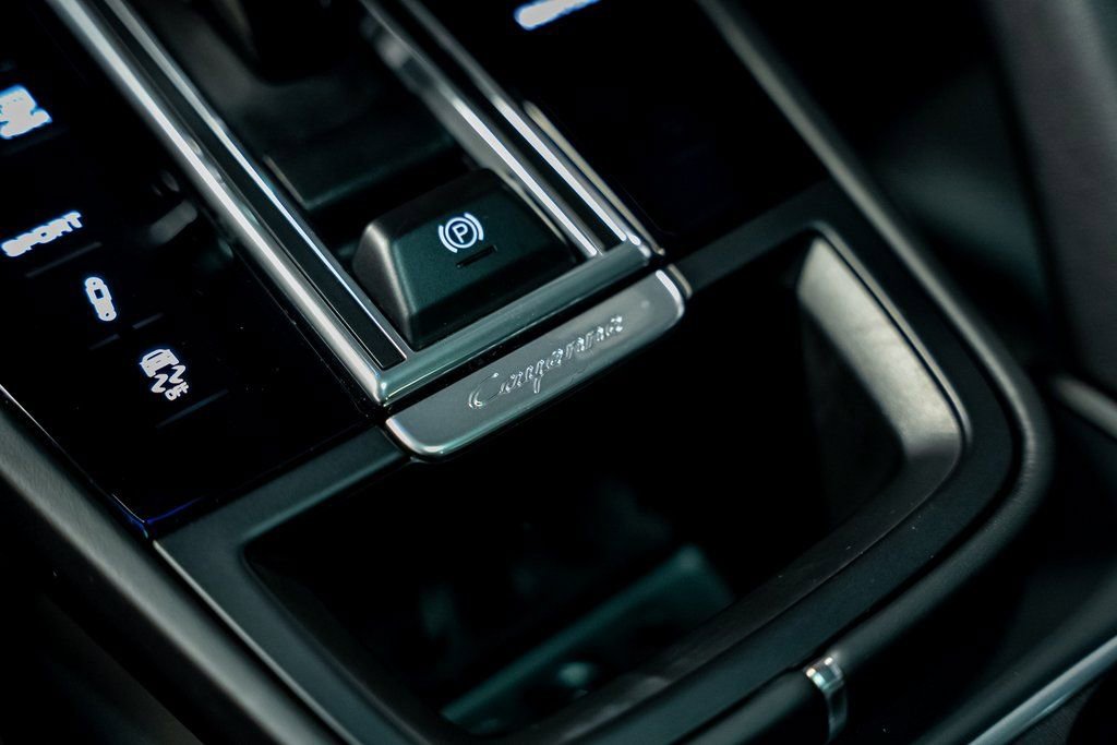 Used 2022 Porsche Cayenne S Platinum image 52